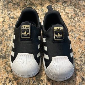 Toddler Boys size 6 Adidas slip on sneakers with box